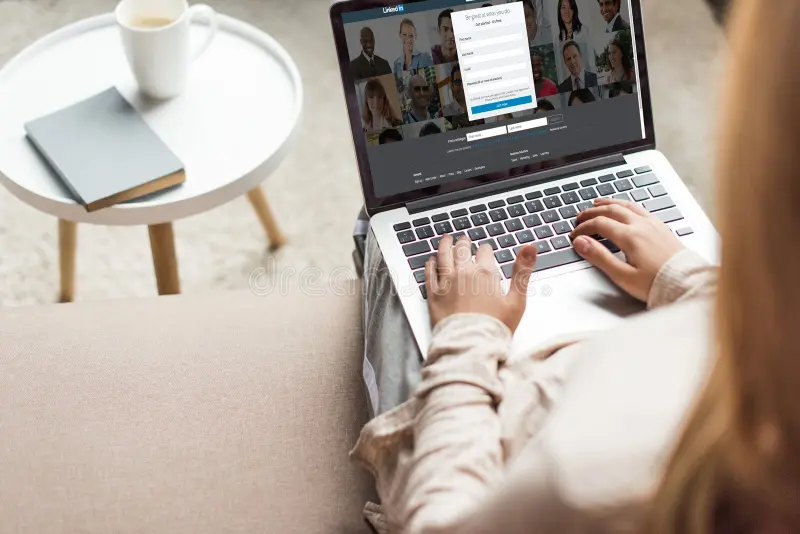How to Generate Warm Leads for Your Job Search Using LinkedIn