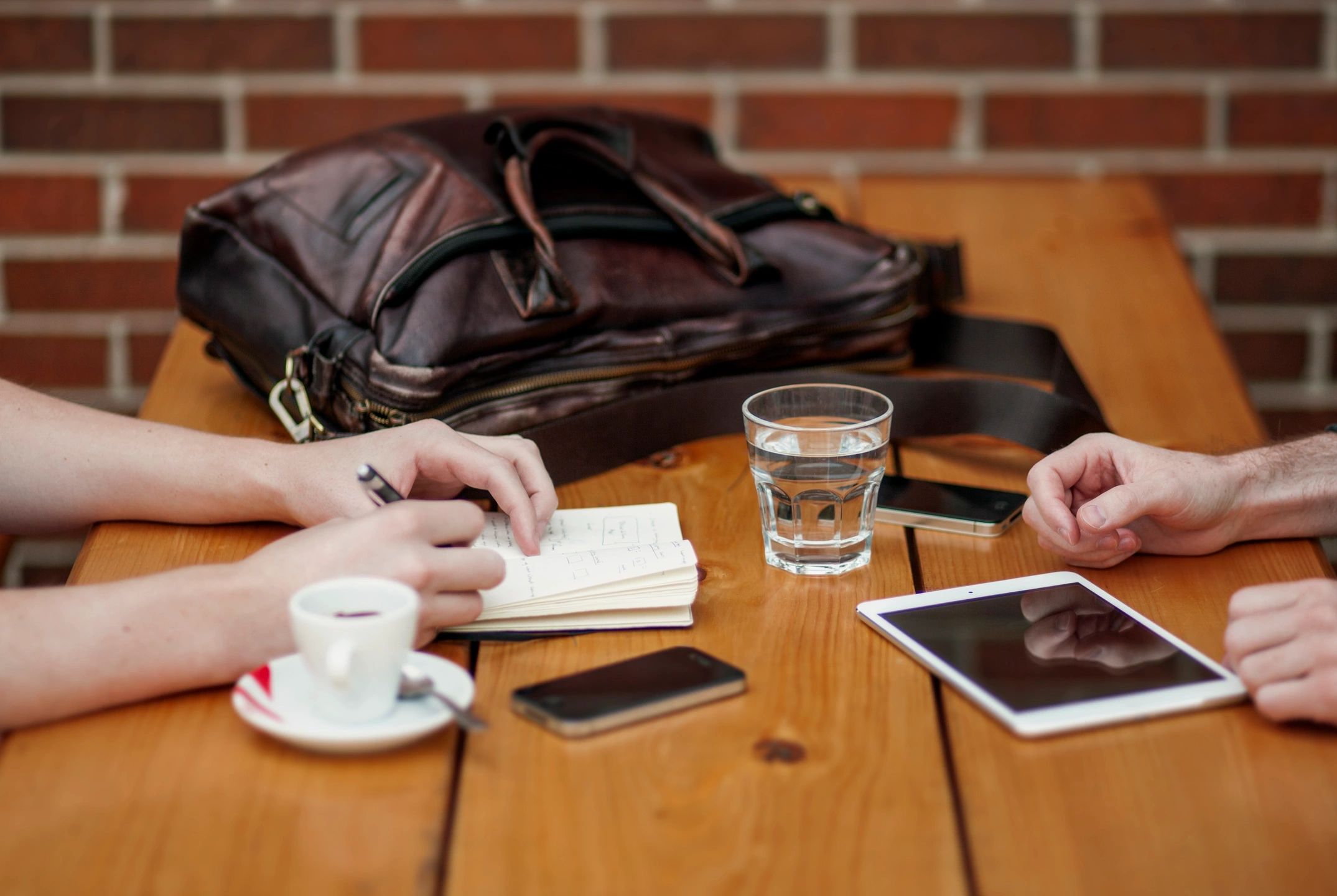 How to Connect with Employees Before Your Interview (UK Guide) 